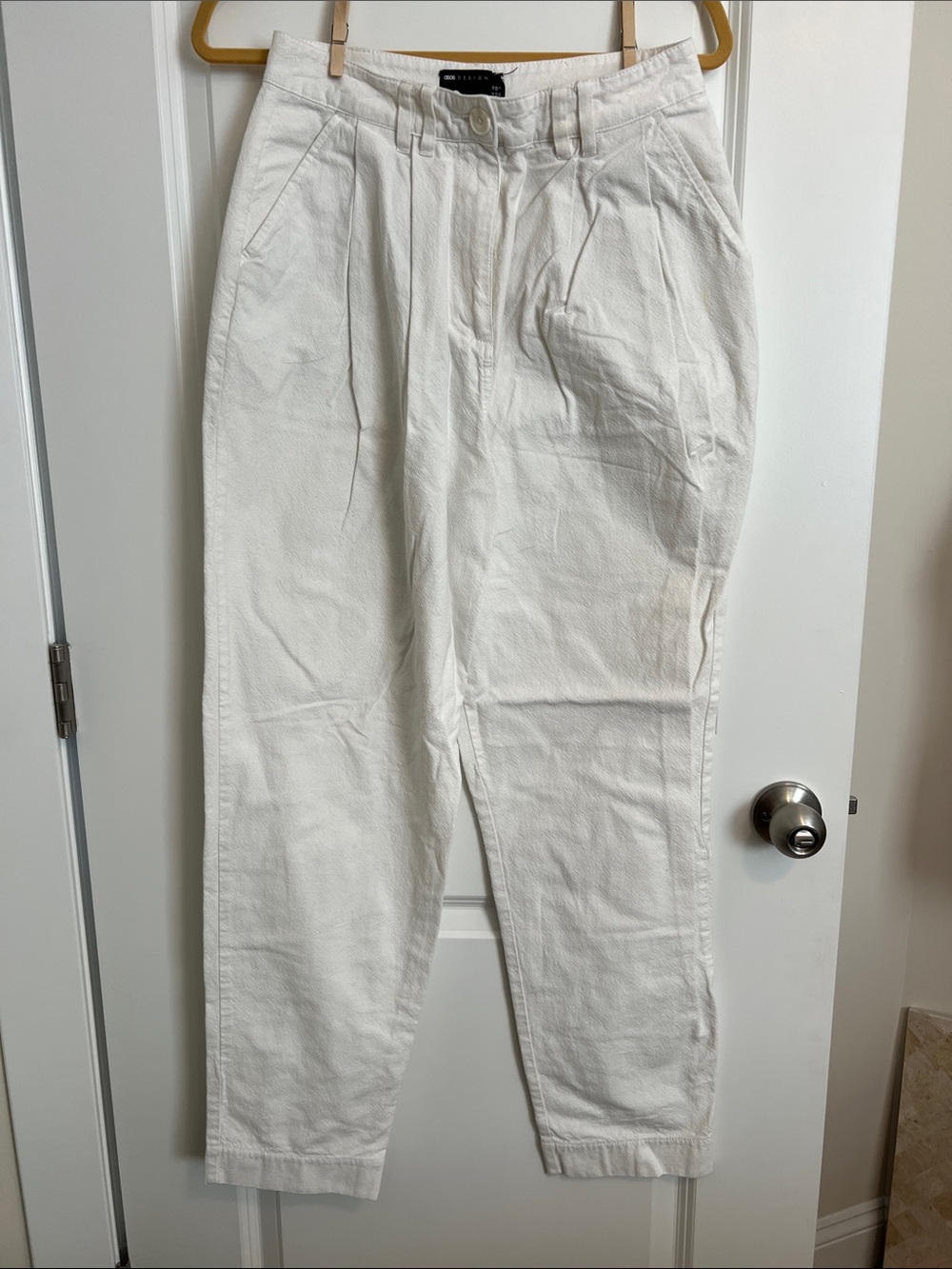 ASOS Design White High Rise Tapered Pants Size 6 Pleated Minimalist Trouser
